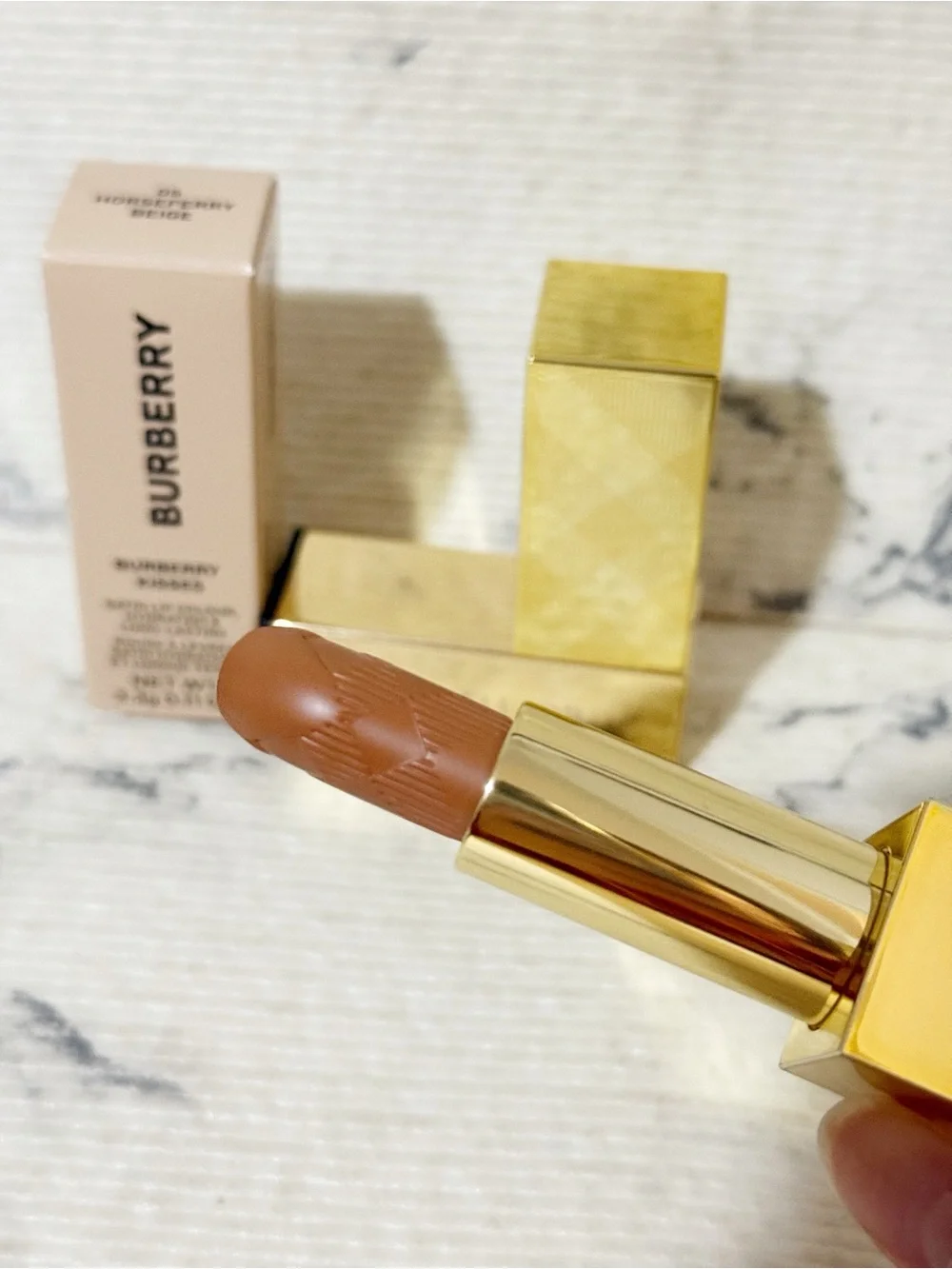 Burberry Kisses Satin Lipstick: No. 05 Horseferry Beige